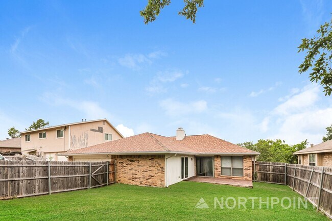 Building Photo - 3 BR/2BA | Newly Renovated Single Family Home | Fireplace in living room | Fenced backyard!