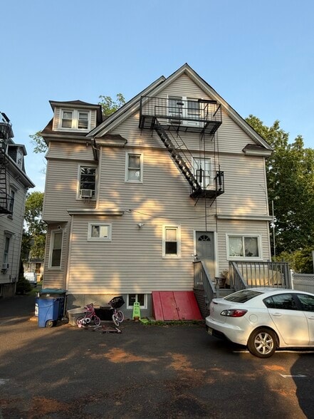 Building Photo - 416 Spruce St