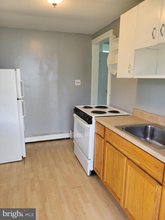 Building Photo - 305 Brower Ave