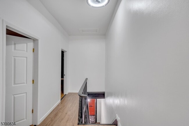 Building Photo - 13 2nd Ave