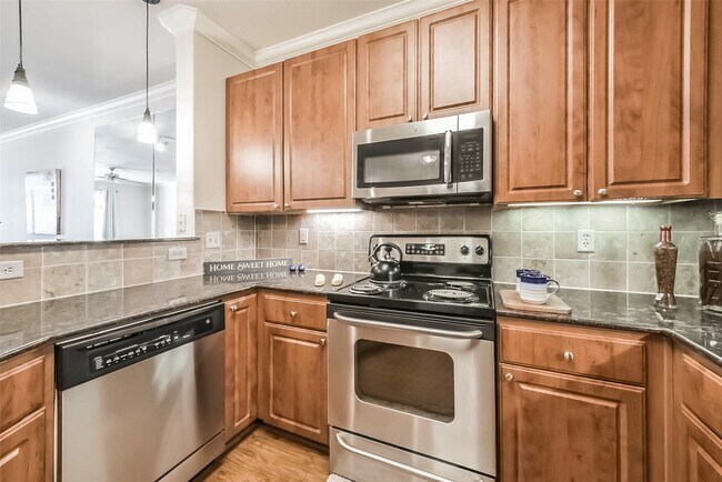 Building Photo - 1711 Old Spanish Trl