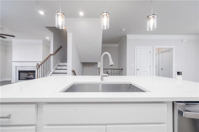 Building Photo - 1313 Harris Way S