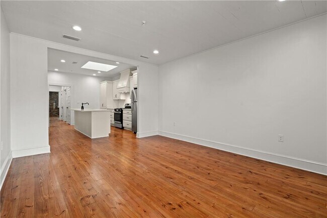 Building Photo - 362 Dauphin St