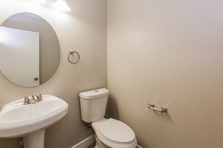 Building Photo - 3468 Blue Heather Dr