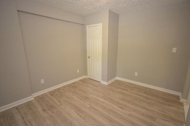 Building Photo - 1453 Clermont Ave