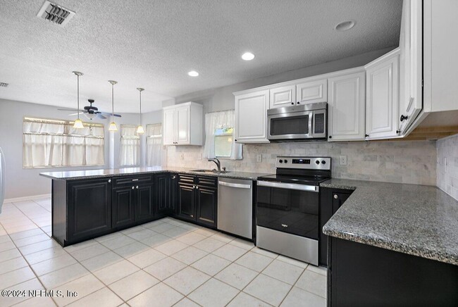 Building Photo - Beautiful 4-bedroom, 2-bath home in Mandarin!