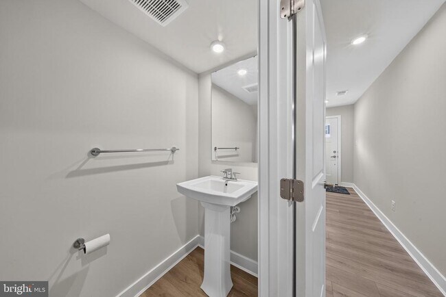 Building Photo - 1863 Bergerac Ct