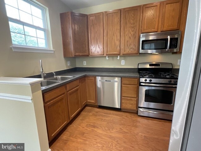 Building Photo - 117 Leather Fern Way