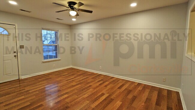 Building Photo - 1042 Waterford Cir