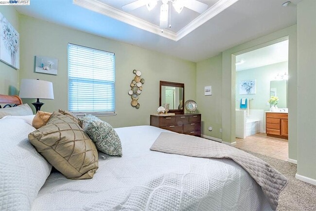 Building Photo - COMING SOON! | $3,700 / 3BR GORGEOUS CENTRAL FREMONT TOWNHOME IN PARKMONT | Photos shown are of a...
