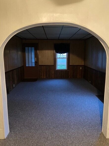 Living Room - 321 E Main St