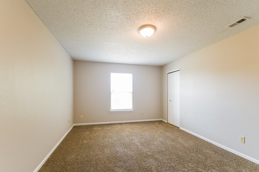 Building Photo - 9322 W Dockside Cir