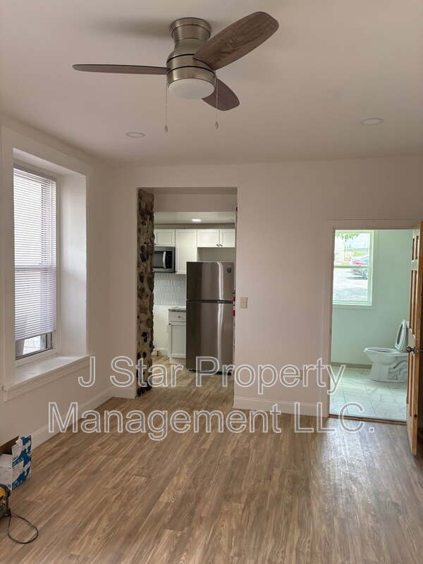 Building Photo - 2851 Kutztown Rd