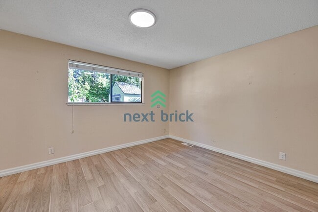 Building Photo - Beautiful home with 4 beds, 2 baths for rent