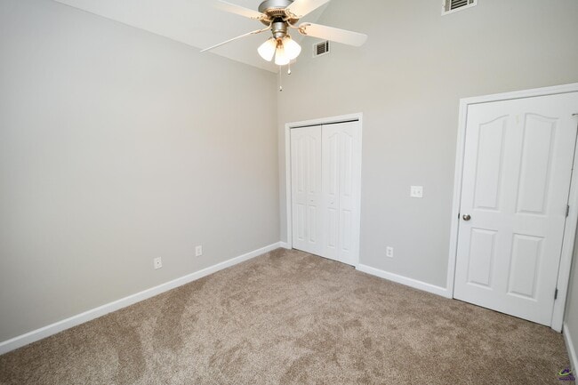 Building Photo - 104 Newport Ave