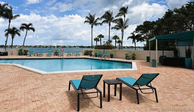 Building Photo - 5200 N Flagler Dr