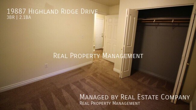 Building Photo - 19887 Highland Ridge Dr