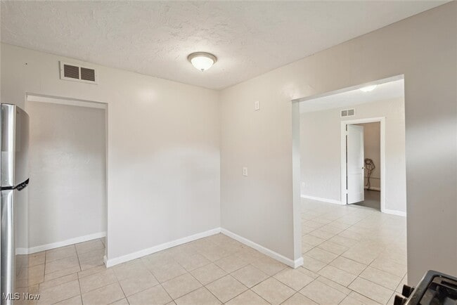 Building Photo - 27240 Markbarry Ave