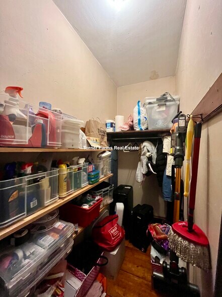 Building Photo - 803 Parker St