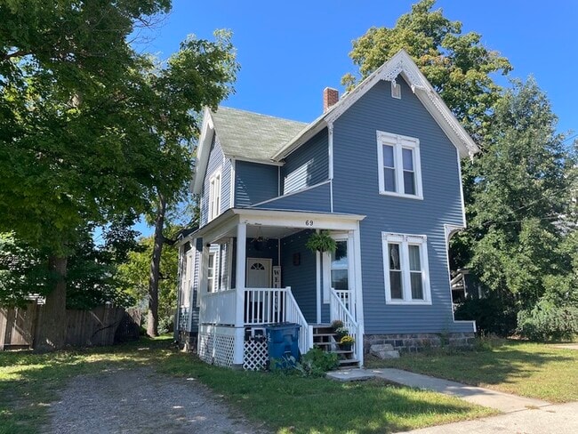 Primary Photo - Downtown Sparta Two Bedroom Upper Unit