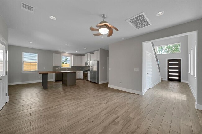 Building Photo - 7408 Brynner St