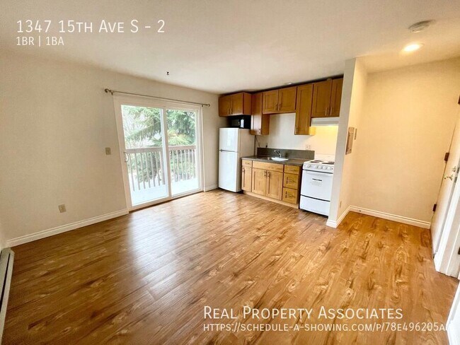 Building Photo - 1347 15th Ave S