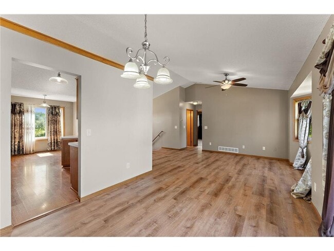 Building Photo - 5785 Yucca Ln N