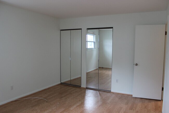Building Photo - Pristine 2Bed Condo Unit in Warren Lodge!