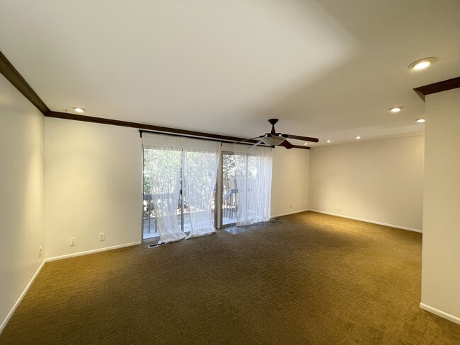 Building Photo - 1871 Monterey Dr