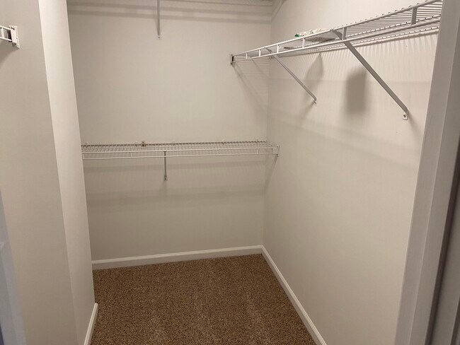 Building Photo - 228 Braelock Dr