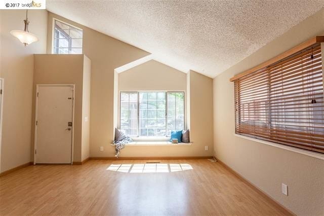 Building Photo - There Is No Place Like Home Like a Big Home