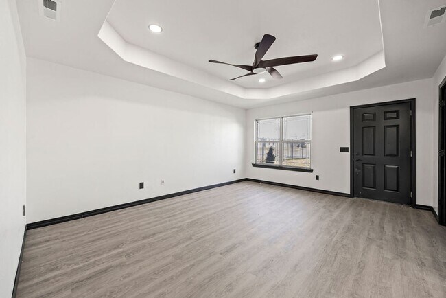 Building Photo - Charming 3-Bed Home in Rogers – Spacious Yard, Modern Comfort, Great Location