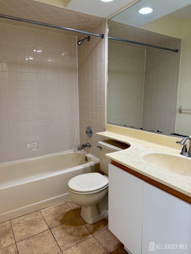 Building Photo - 809 Woodhaven Dr