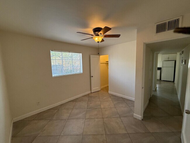 Building Photo - 41 E Woodward Dr