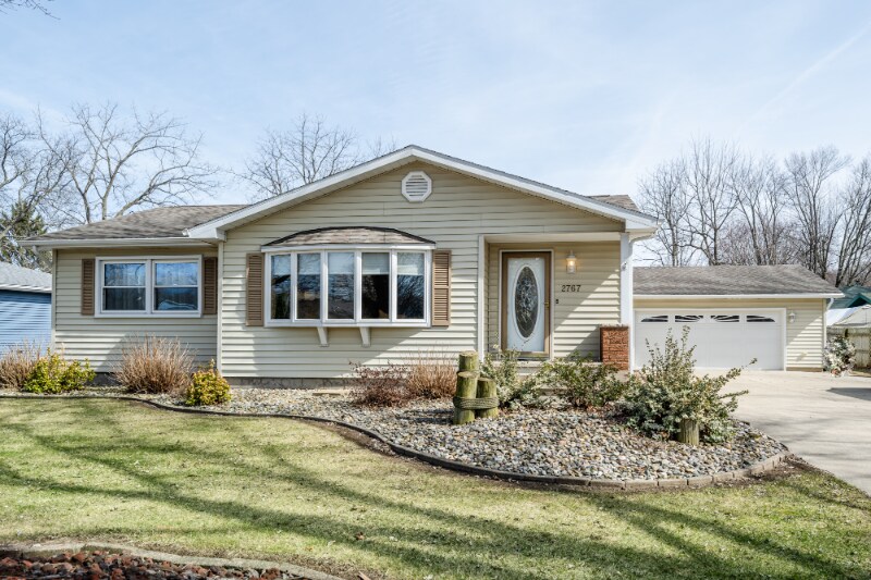 Building Photo - 2767 Oakwood Ln