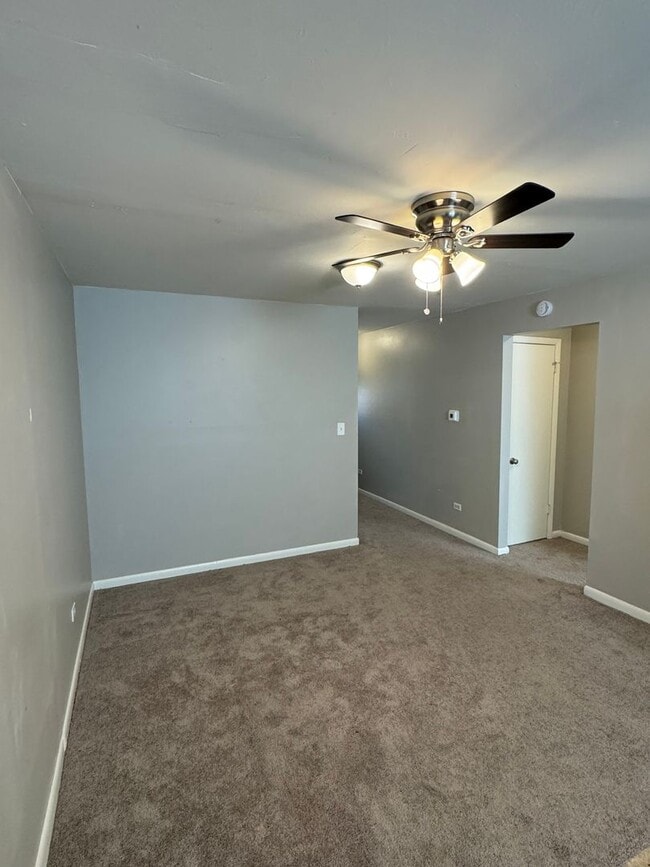 Building Photo - Charming One Bedroom One Bathroom available in Littleton!