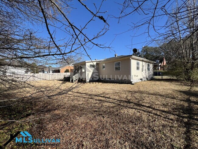 Building Photo - 2408 Otis St