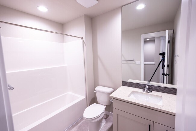 Building Photo - Brand New! - 3 Bedroom Townhome in Vancouver WA