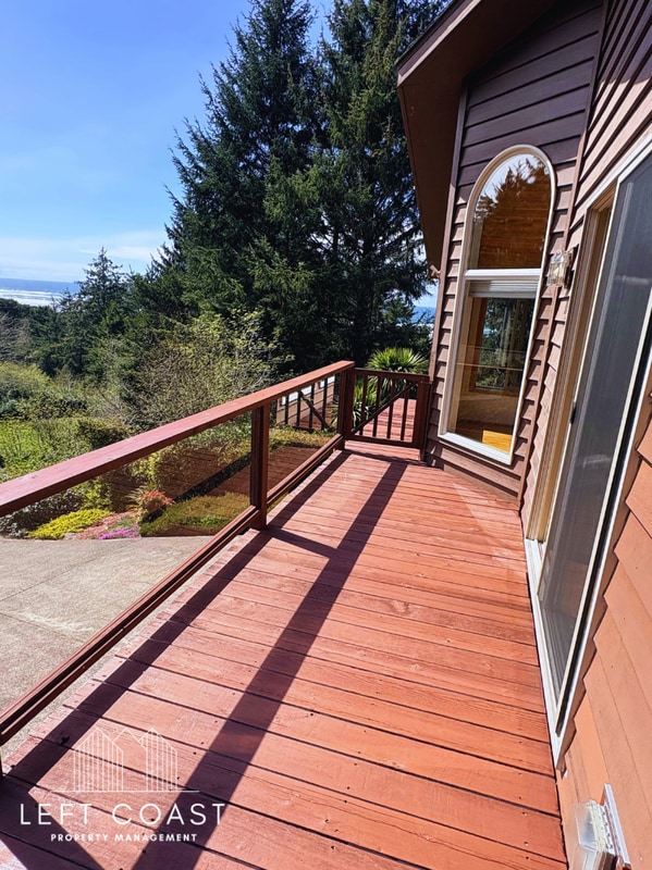 Building Photo - 7205 SW Burl Dr