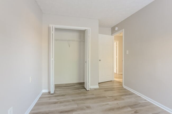 Building Photo - 140 Park Pl Blvd