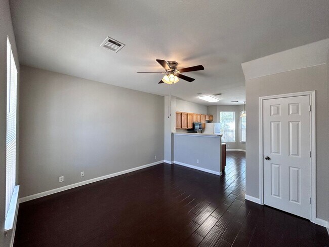 Building Photo - 2707 Westhampton Ct