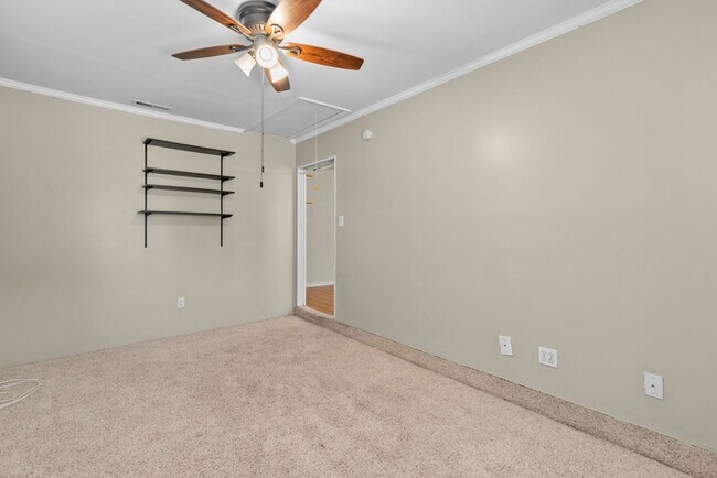 Building Photo - 904 Scarlet Oak Ct N