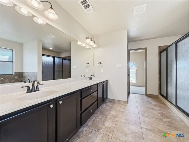 Building Photo - 2707 Ancestor Dr