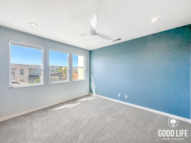Building Photo - SD: Modern 3BD/3.5BA Townhome in Otay Ranch with Bonus Room, Private Patio & Whole-Home Water Sof...