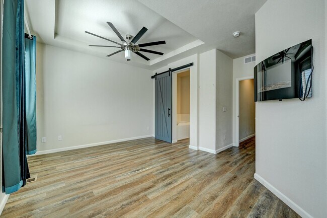Building Photo - $2,750 - 2 Bed, 2.5 Bath Condo in Centenni...