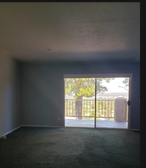 Building Photo - 2560 Avenida Del Vista
