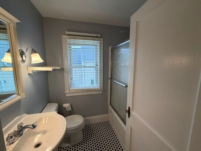 Building Photo - 114 E Squantum St