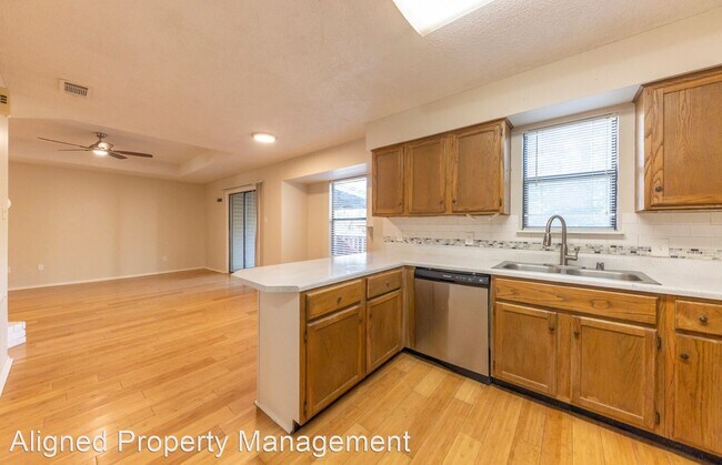 Building Photo - 4 br, 2 bath House - 1715 Calgary Trail