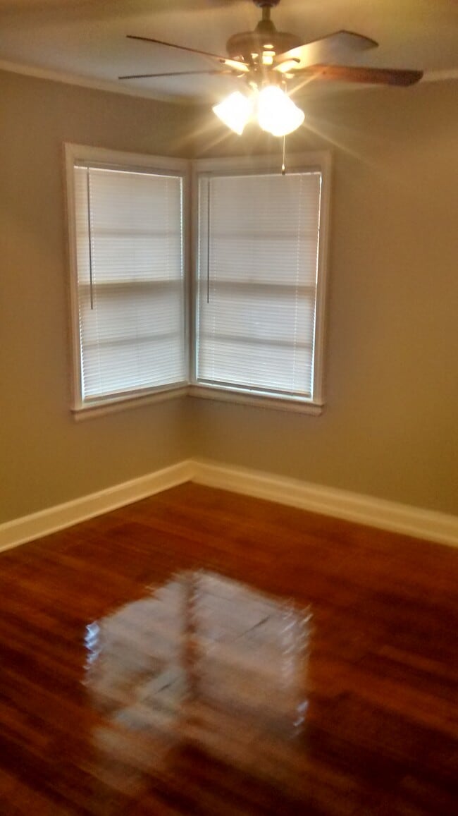 Building Photo - 38 S Bingham St