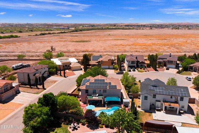 Building Photo - 1091 Los Moros Dr